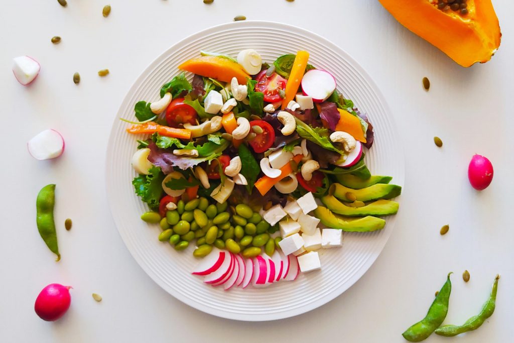 Ensalada de brotes tiernos con edamame, papaya, tomate y rabanillos 8 ensalada brotes2
